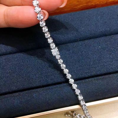 둥근 모양의 공주 절단 다이아몬드 팔찌 장식 미국 화폐와 함께 필수